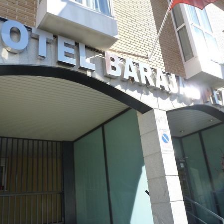 Hotel Barajas Plaza Madrid Buitenkant foto